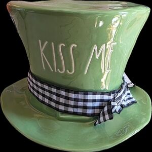 Rae Dunn Green Ceramic Top Hat Planter with 'KISS ME' Script